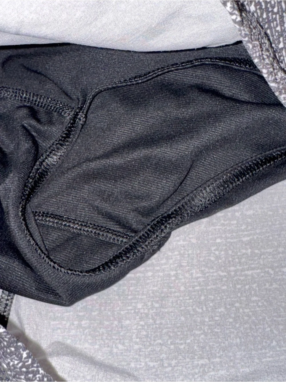 Lululemon Run Speed Shorts Women’s Size 6 Black White Reflective Print EUC
